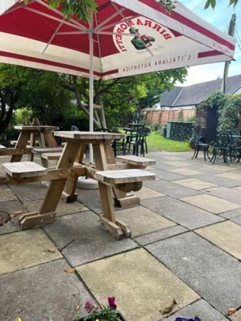 Thorverton Arms Eksteriør bilde